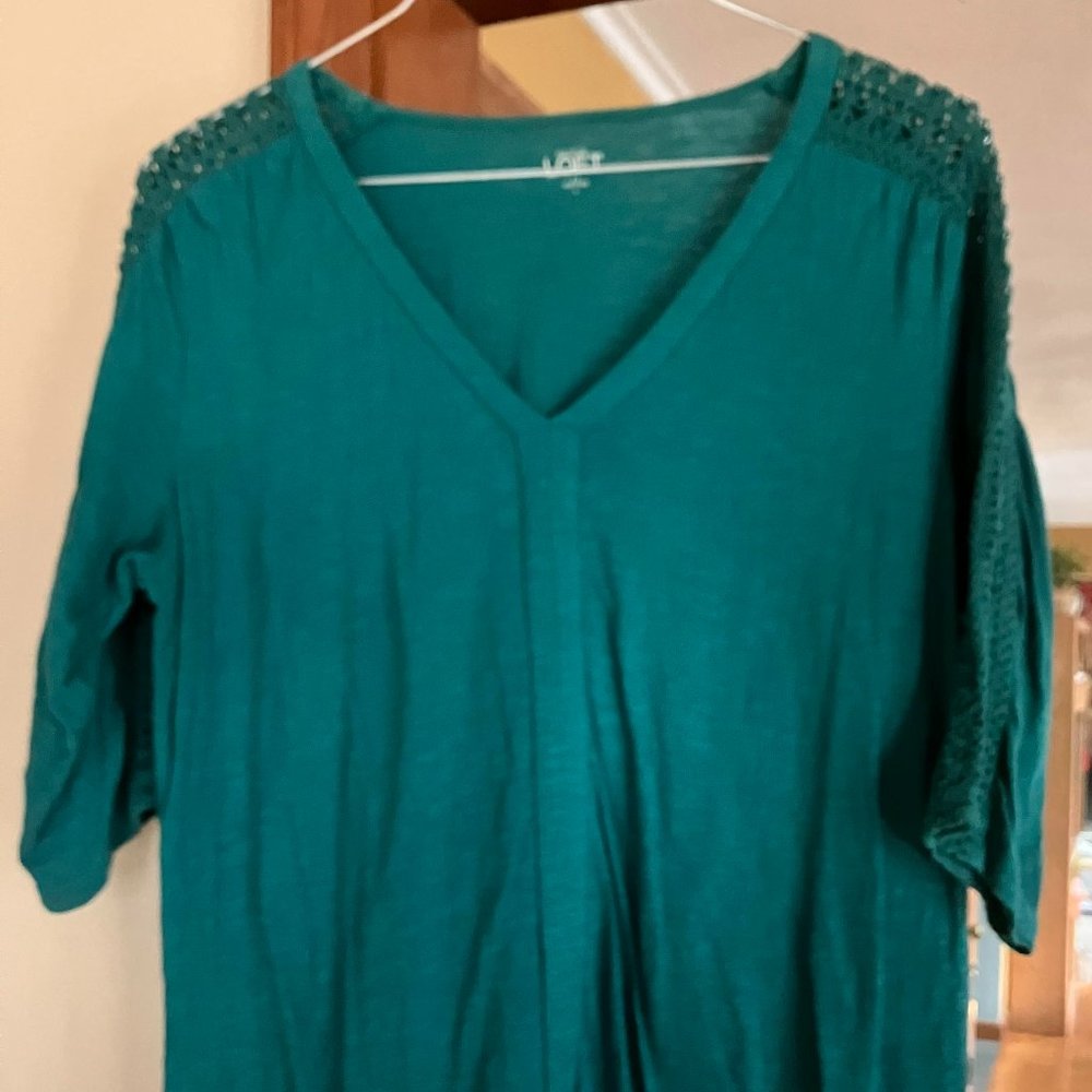 Ann Taylor Loft. Green V-neck tunic, 3/4 sleeve with embroidered trim